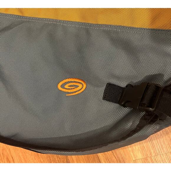 Vintage Timbuk2 Classic Messenger Bag Gray/Yellow Good Condition 27" by 17" - Picture 5 of 5